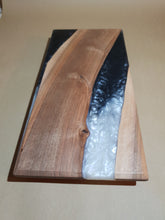 Charger l'image dans la galerie, Plateau de service en noyer blanc nacré et noir opaque